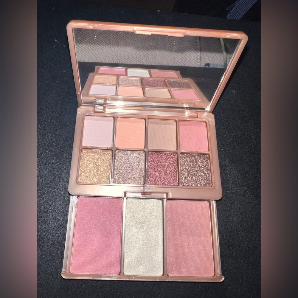 Brand New Khroma Beauty Kourtney's Kardazzle Rose Gold Face Palette